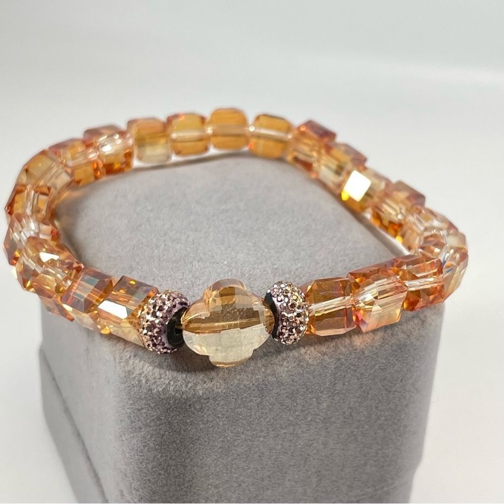 Stunning Champagne AB Cube Shape Glass Beaded Stretch Bracelet Unsigned Sparkly